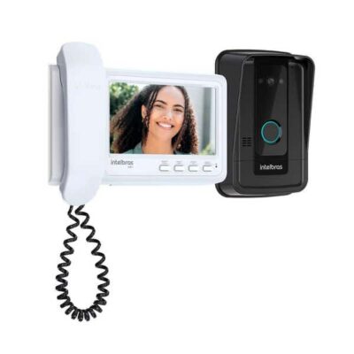 Imagem do Video Porteiro IVR 7 da Intelbras instalado na parede
